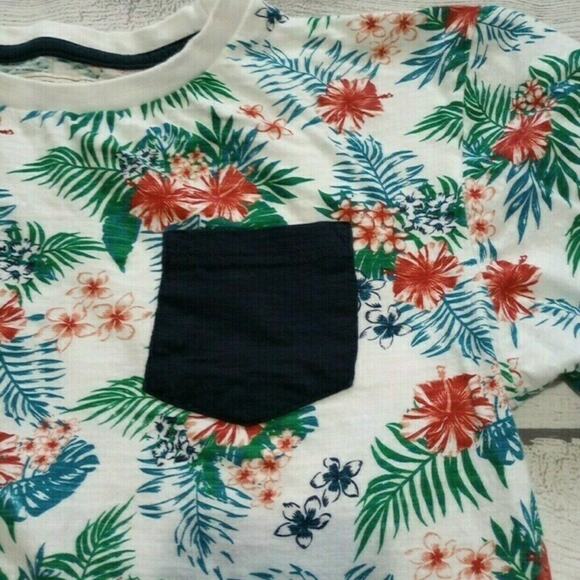 14/16 Free Planet Tropical Pocket Tee - Picture 2 of 4